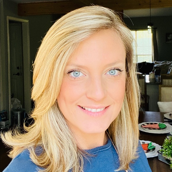 Meet your Posher, Michelle - Picture 1 of 1